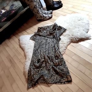 Suzy Shier Paisley Tunic in Black and Gray